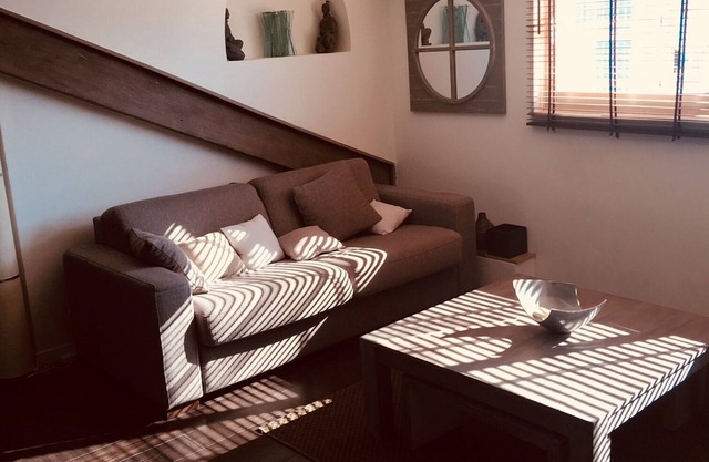 Loft apartment - beach 100 meters away, near Palais des Festivals
