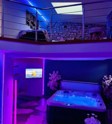 LOFT Aux Retrouvailles -Gîte avec Spa De 2 à 6 personnes