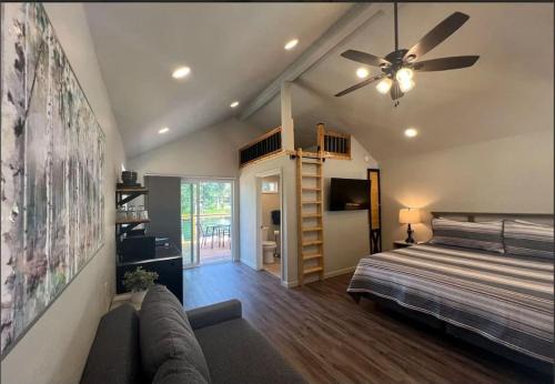 Loft Cabin 4 - Rogue River Resort