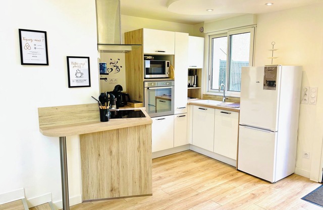Loft de Charme Avec Parking, Jardin et Terrasse