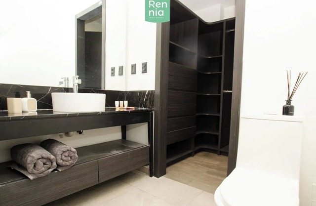 LOFT de Lujo - 2Hab, A/C, Sofa Cama - 2cajones privnn