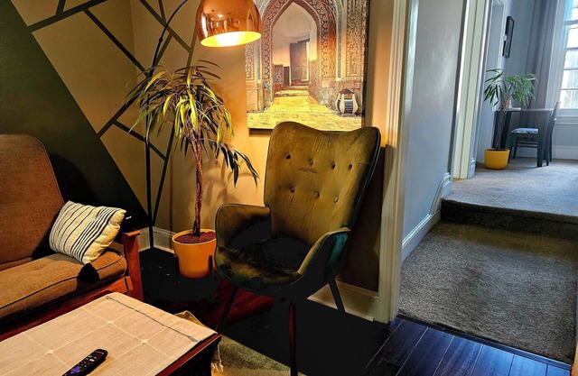 Loft Downtown Pottstown, King Bed w/Free Parking & Central AC & WiFi