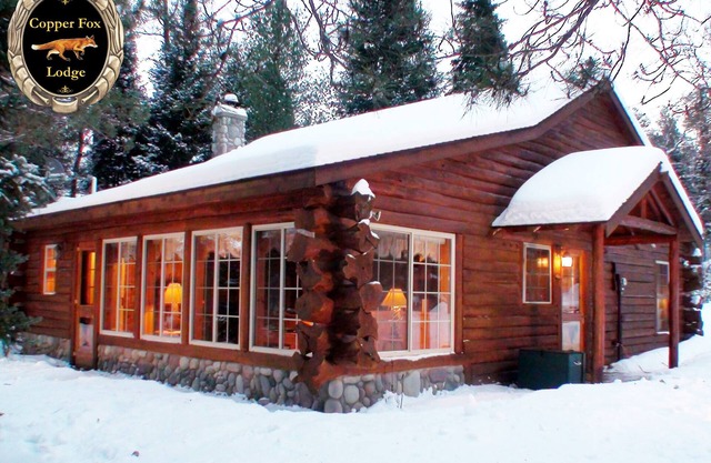 Log Cabin Luxury on the Romantic AuSable River - Truly Charming!