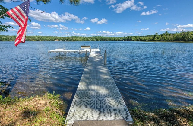 Log Cabin on Lake Emily + Near ATV Trails, w/trailer parking and Kayaks!