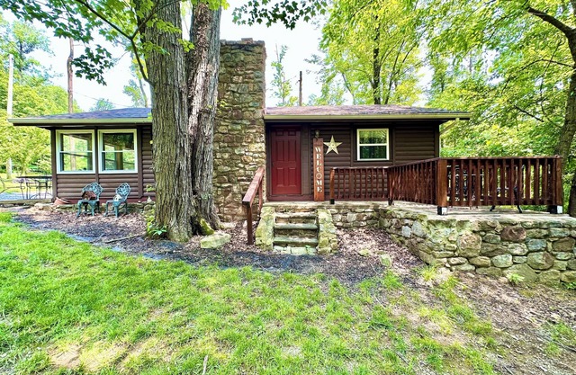 Log Cabin w/Farm Animals & Firepit 20 Mins To Hershey & 4 Mins To Lake!