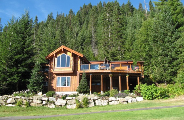 Log cabin with views and large deck. Golf! Ski!