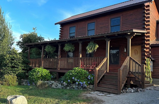 Log Home In Beautiful Grand Marais , Mi