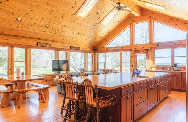 Log Lover's Dream on Sand Point