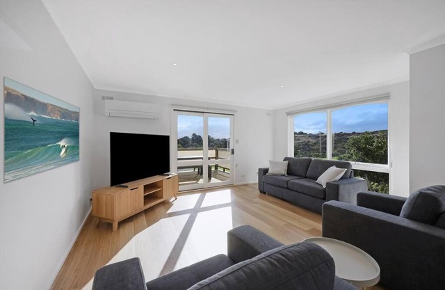 Logans Beach Apartments - Greenviews