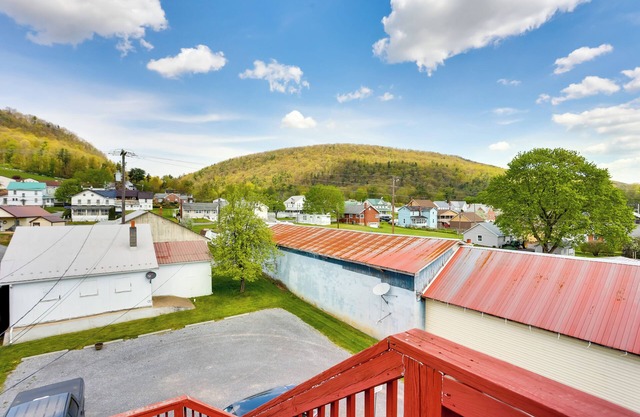 Loganton Townhome, Near Fly Fishing & Hiking!