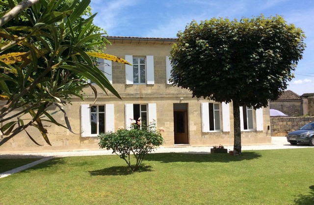 Logis de Villemaurine Gîte Stone house* in the heart of St Emilion 2-8 Pers