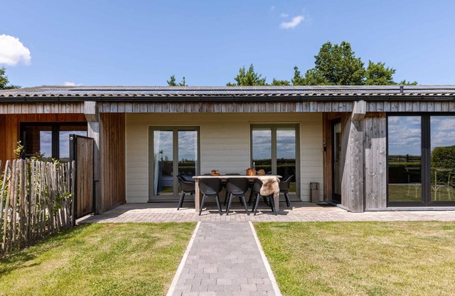 Logis Espoir - A spacious holiday home with garden