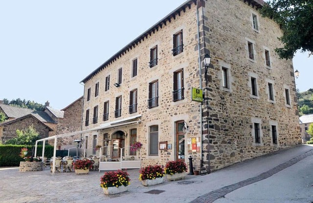 Logis Hôtel Auberge de l'Allagnonette