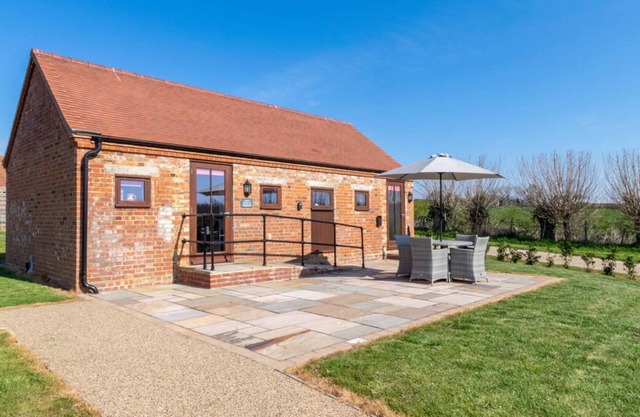 London Hopper Hut in the beautiful Cranbrook