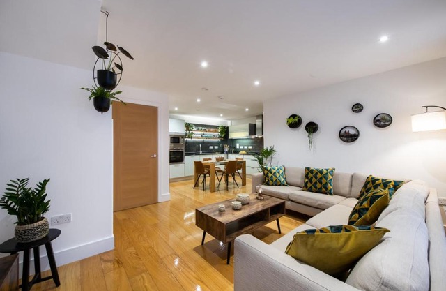 London Nino Apartments