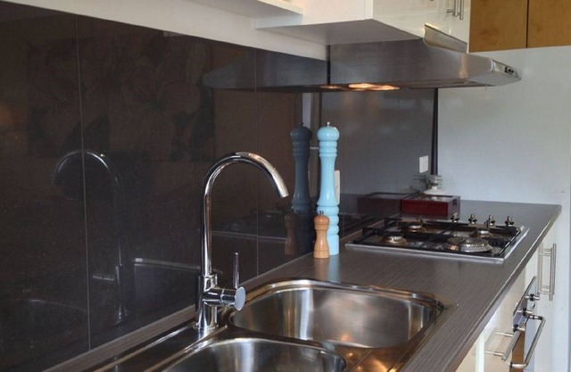 Lone Pine House -spacious & convenient - great for families, groups, pets!