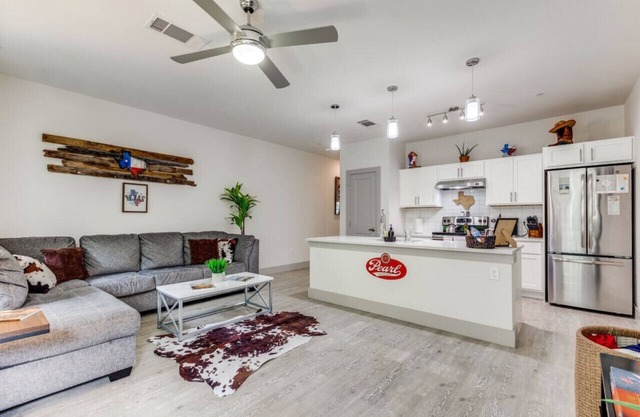 Lone Star Condo facing Riverwalk*King Ste &Parking