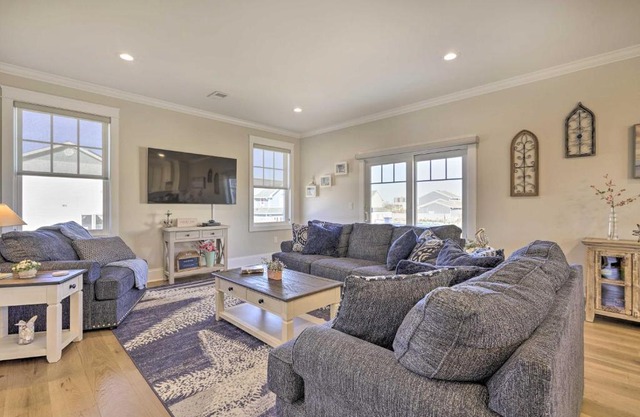 Long Branch Home Less Than 1 Mi to Beach!