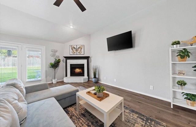 Long Term Stays in Killeen - 4 Bedrooms, pet-friendly