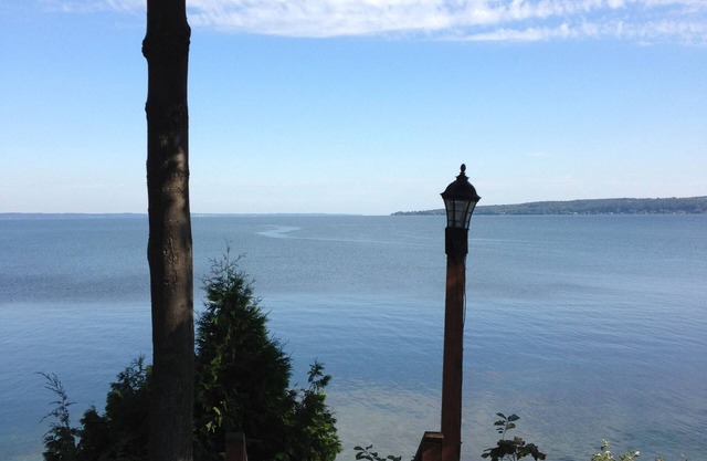 "Longview": FLX Lakefront Cottage w/Beachfront, Dock & Complimentary FLX Wine!