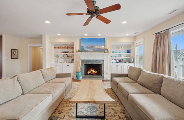 LOOK NO FURTHER! 3 level home, LARGE POOL & MINI GOLF PUTTING GREEN!
