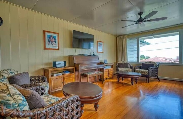 LOOK! Spacious Home in the Heart of Hilo - Bonus Rec Room!