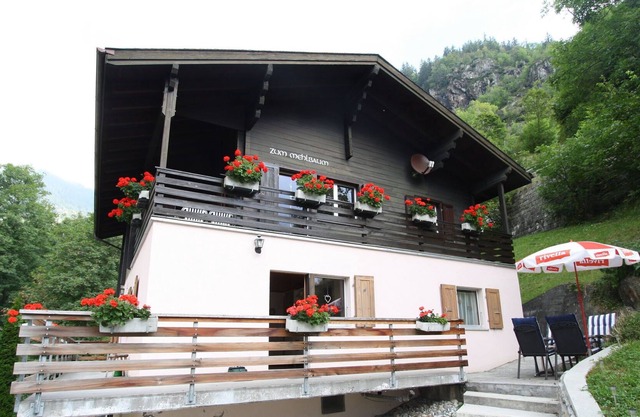 Looked after holiday house with a superb view concerning the Rhônedal.