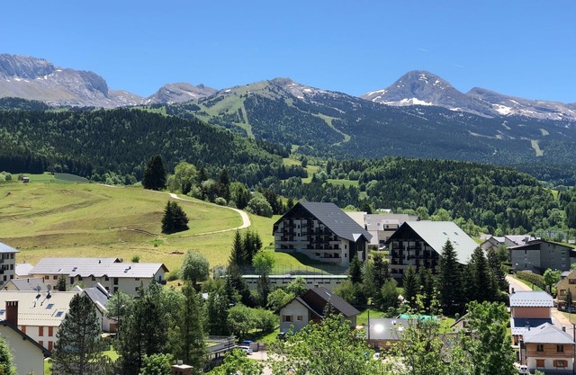 Looking for fresh air in VILLARD DE LANS APPART. 4P BRIGHT PANORA VIEW.