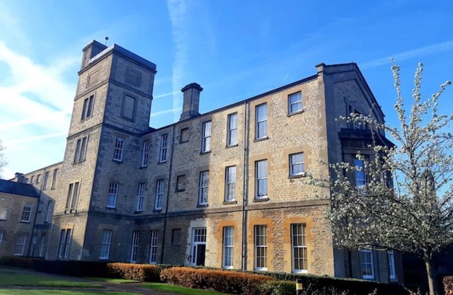 Looking for something special? Penthouse Apartment in Grade 2 listed Manor