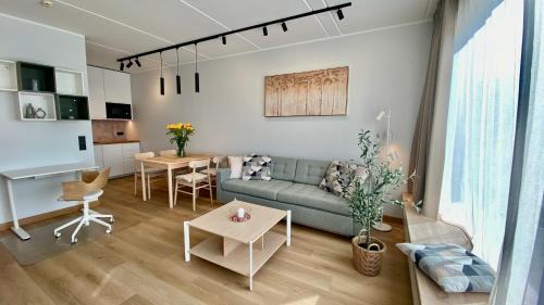 Lootsi Haven - Modern City Apartment with Free Parking