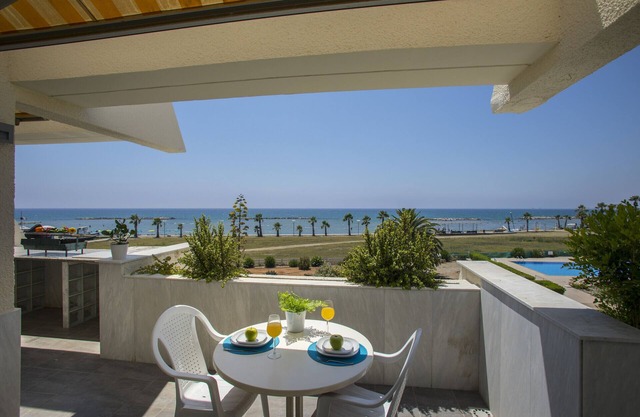 Lordos Sunshore Beachfront Suite