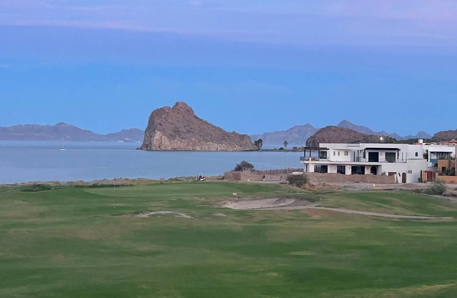 Loreto Bay on the Ocean/Golf Course with mountain views -6 Bedrooms Pool Jacuzzi