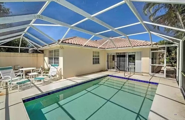 Lost Lake Golf Home, 2BD/2BA, Pool/Lanai , New Kitchen coming - Winter '26 Avail
