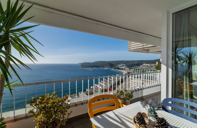 Love and Sea - Apart. modern with a 180º panoramic view of the Atlantic Ocean