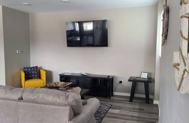 Lovely 1 bedroom rental. Newly renovated!
