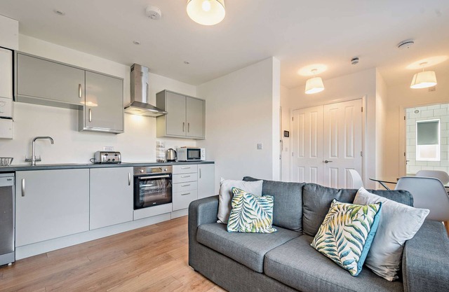 Lovely 1 bedroom apartment with free parking