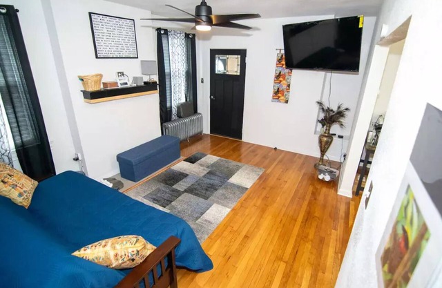 Lovely 1 bedroom rental unit that sleeps 4 adults