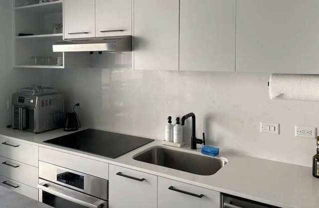 Lovely 1 bedroom w/ balcony in the heart of NoMA