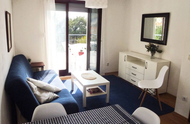 Lovely 1BR flat w/panoramic terrace over Budva Bay