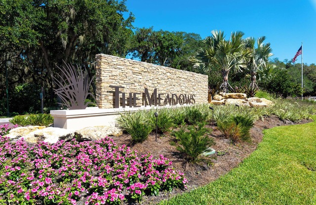 Lovely 2 Bed 2 Bathroom Condo in a quiet lush area near the golf course