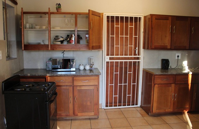 Lovely 2 Bed House 5min Walk To Pretoria North Mall Free Netflix