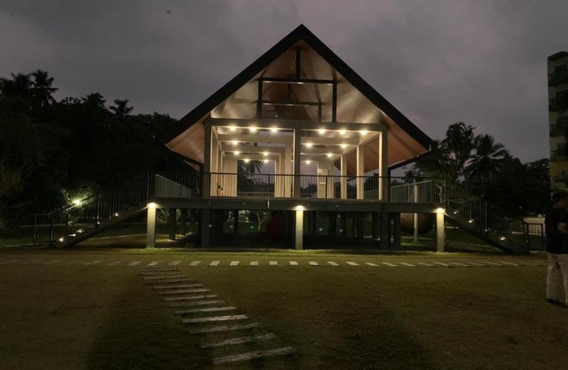 Lovely 2 Bedroom apartment with luxury facilities in Ariyana Resort Athurugiriya
