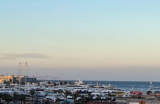 Lovely 2-bedroom apartment in enchanting centre Hurghada with AC, WiFi, Sea View