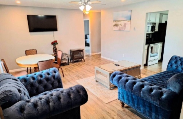 Lovely 2-bedroom rental unit with free parkingn