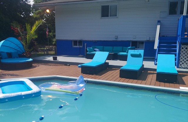 Lovely 2-bedroom rental with pool