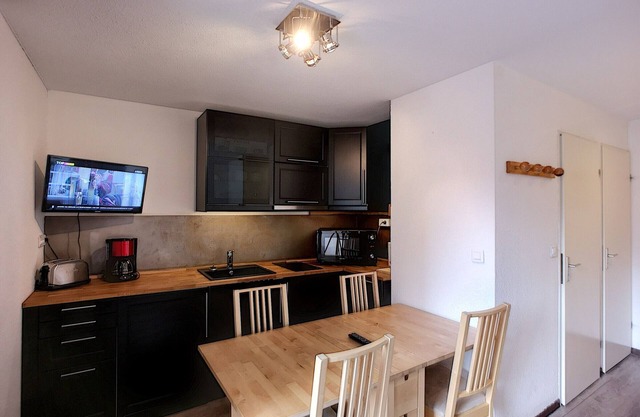 Lovely 2-room for 4, ski-in/ski-out, Bruyères area, Les Menuires