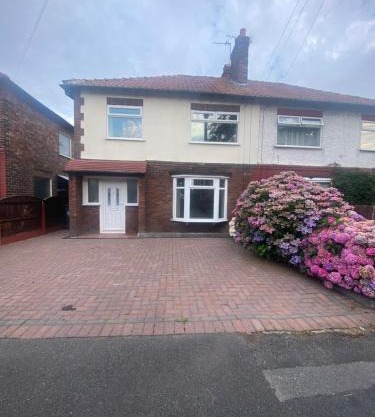 Lovely 3 bed house in Crosby