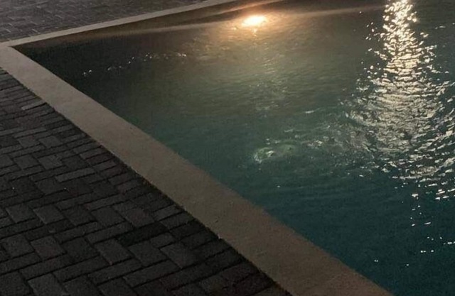 Lovely 3 bedroom condo with pool & gym