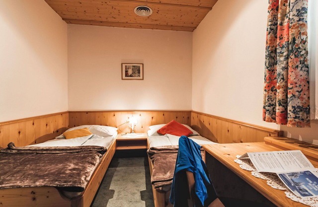 Lovely apartment for 4 people with WIFI, TV, balcony, pets allowed and parking