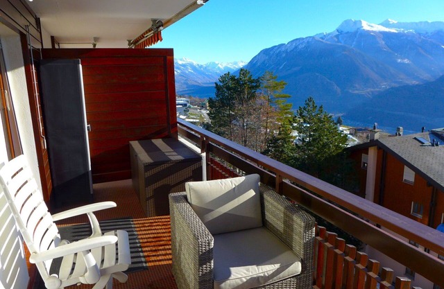Lovely apartment for 5 people with WIFI, TV and balcony
